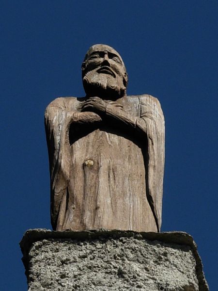Statua lignea sulla cappella di Saint-Evence - Foto di Gian Mario Navillod.