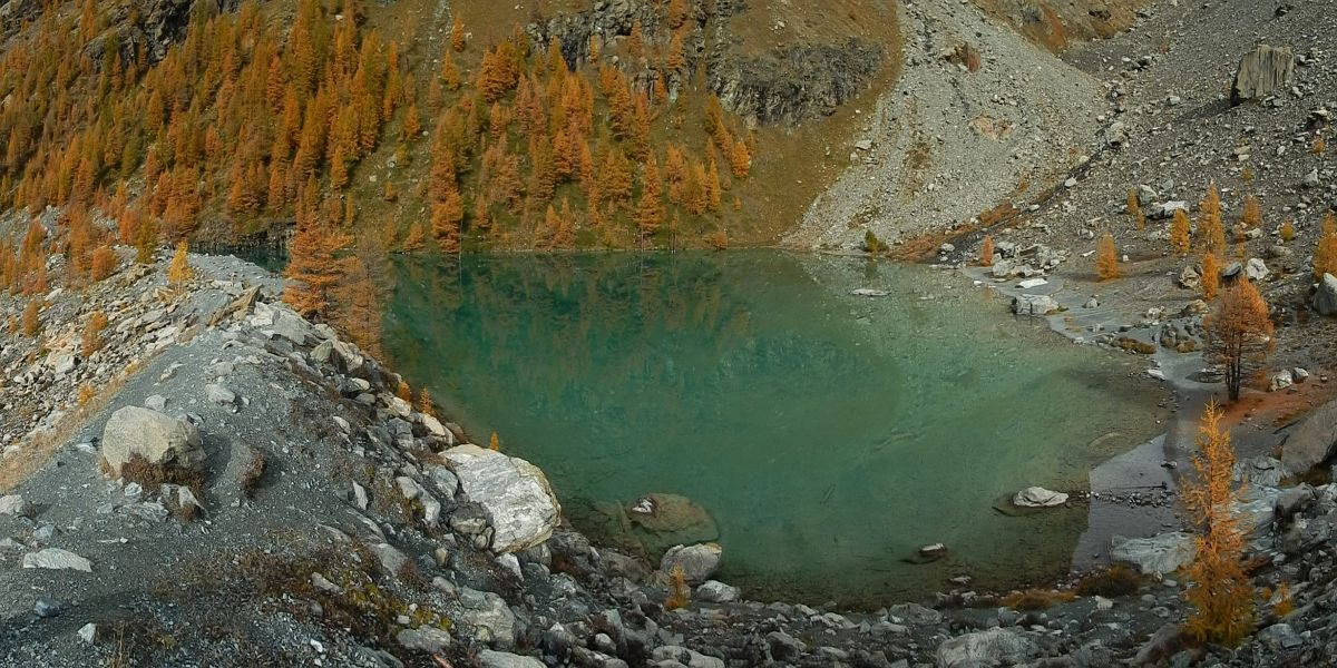 Lago Blu di Verra in autunno - Foto di Gian Mario Navillod.