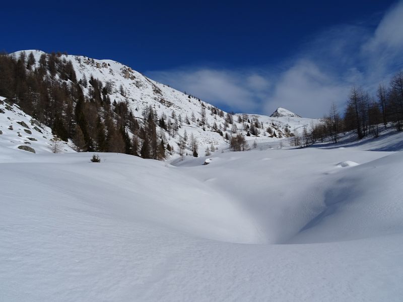 La punta Falinère salendo al Col Cheneil da Chamois - Foto di Gian Mario Navillod.