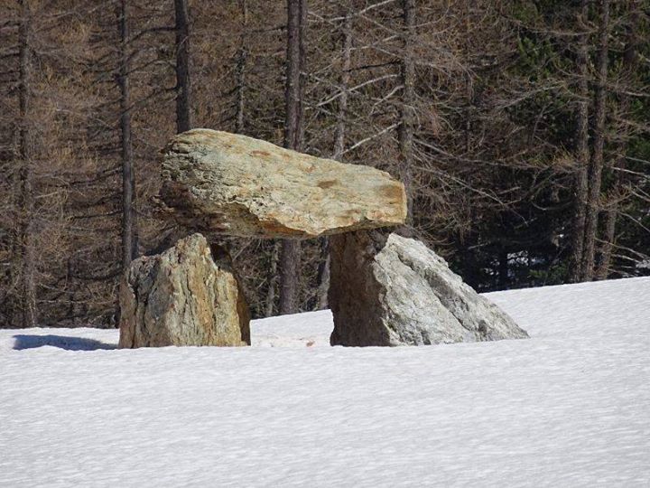 Il dolmen del Rifugio Magià di Nus.