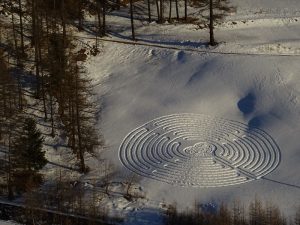 Il labirinto di San Valentino 2019 a Chamois - Foto di Gian Mario Navillod.