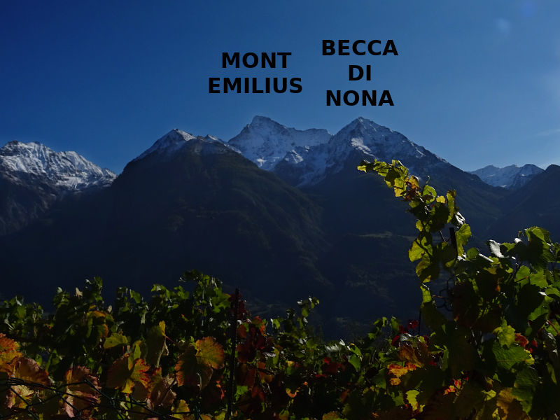 Il Mont Emilius e la Becca di Nona dal Ru Pompillard - Foto di Gian Mario Navillod.