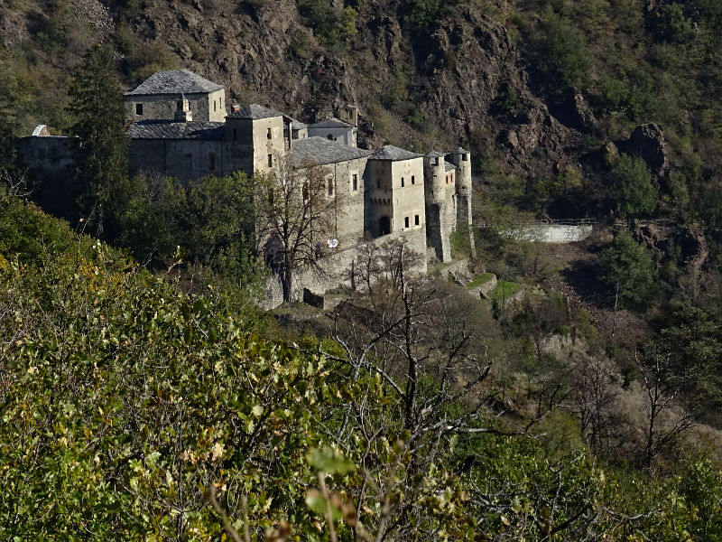 Castello di Quart visto dal Ru Pompillard - Foto di Gian Mario Navillod.