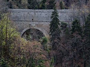 Ponte acquedotto di Pont d'Aël/Pondel - foto di Gian Mario Navillod.