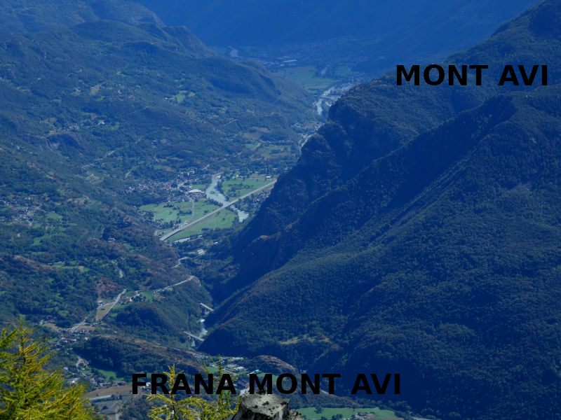 Salendo allo Zerbion da Promiod: la paleofrana del Mont Avi - foto di Gian Mario Navillod.