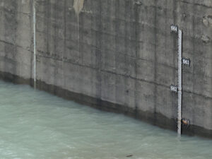 Livello di invaso a 1960.5 m nella diga di Place-Moulin a Bionaz - 23 luglio 2024 - foto di Gian Mario Navillod.