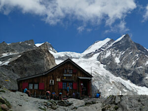 Il Rifugio Mezzalama - giugno 2025 - Foto di Gian Mario Navillod.