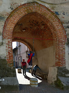 Lungo la Via Francigena - Torre medievale di Palazzo Canavese - Foto di Mauro Gillio.