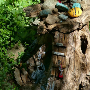 Lungo la Via Francigena - La casa dell'Elfo Ugo - Foto di Gian Mario Navillod.